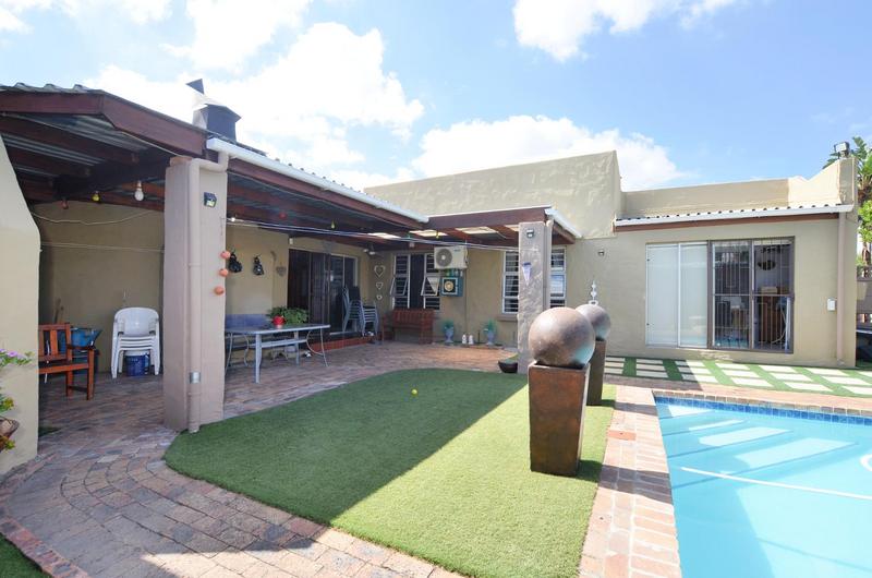 4 Bedroom Property for Sale in Blommendal Western Cape